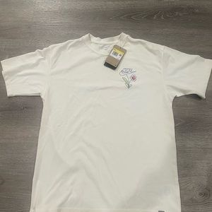 New Nike T- shirt w/tags
